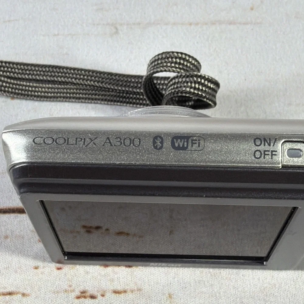 Nikon COOLPIX A300 20.1MP Digital Camera Silver Parts Repair Broken Lens